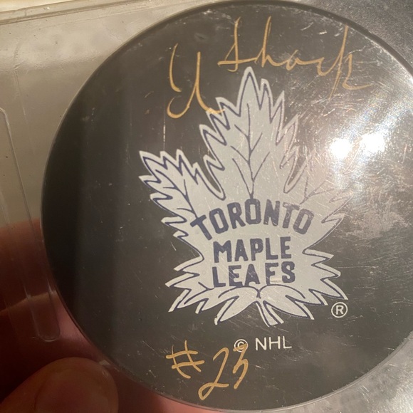 Signed Eddie Shack Toronto Maple Leafs Puck - Picture 2 of 5